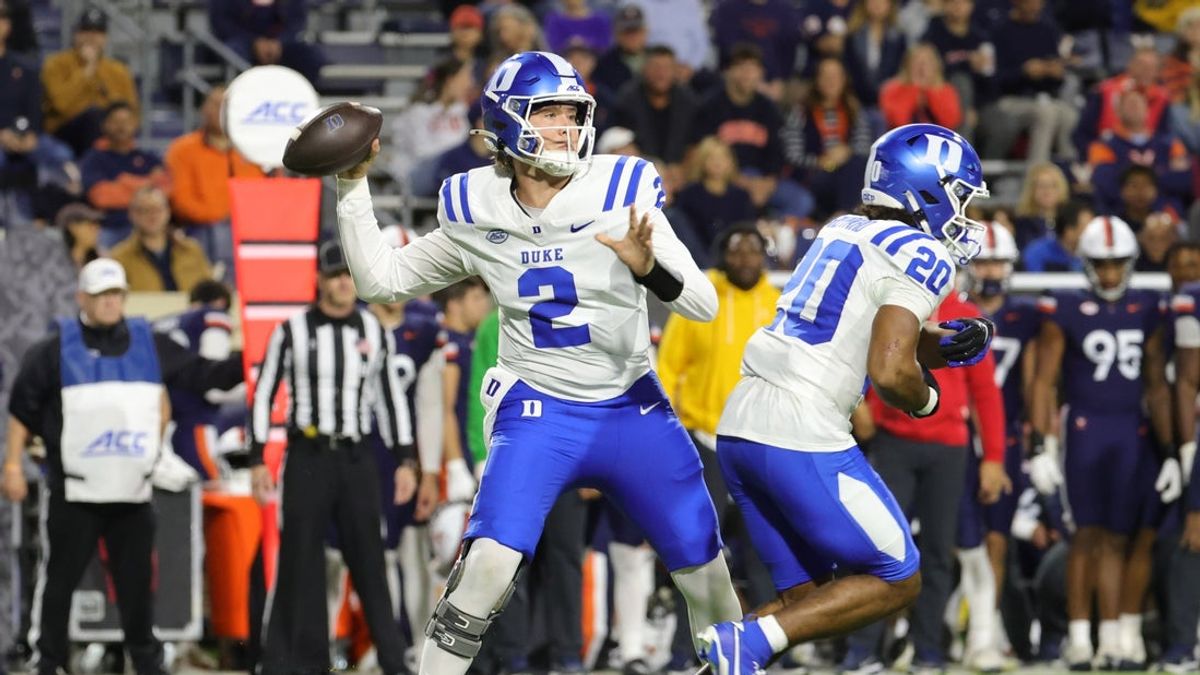Duke QB Walker Eget exits vs. Virginia with apparent hand injury