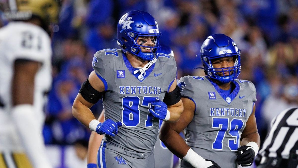 No. 12 Kentucky erases early deficit, beats Vanderbilt for 6th straight win