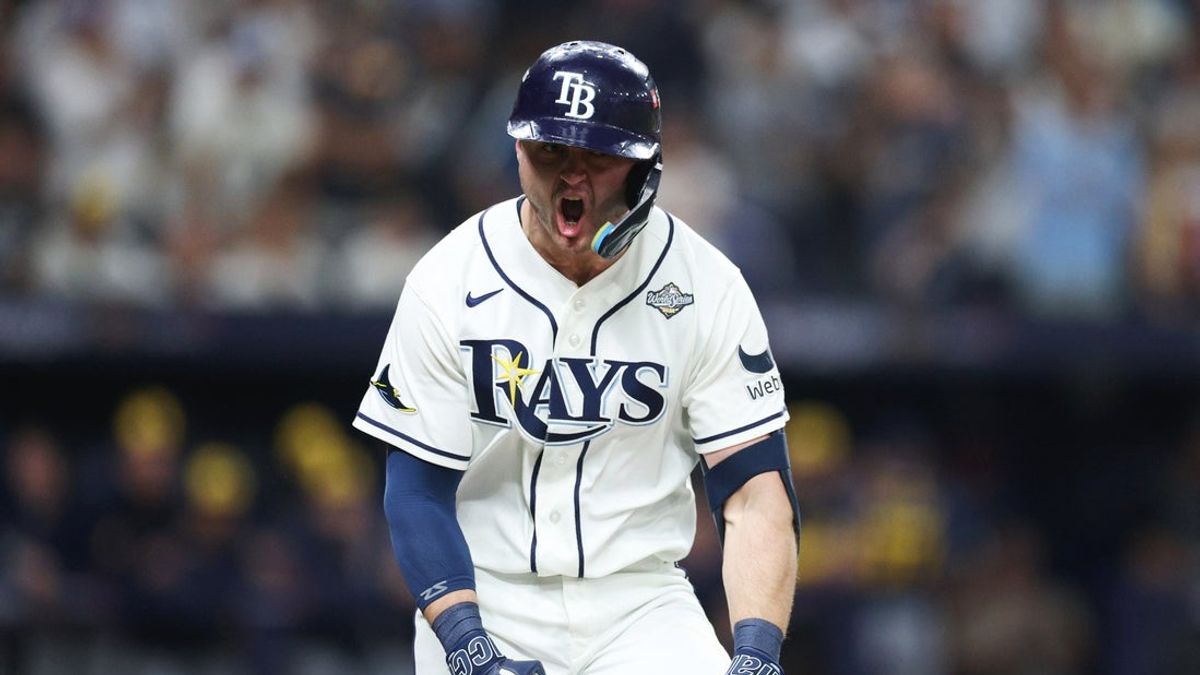 Rays rally for 2 in 12th inning, extend World Series to Game 5