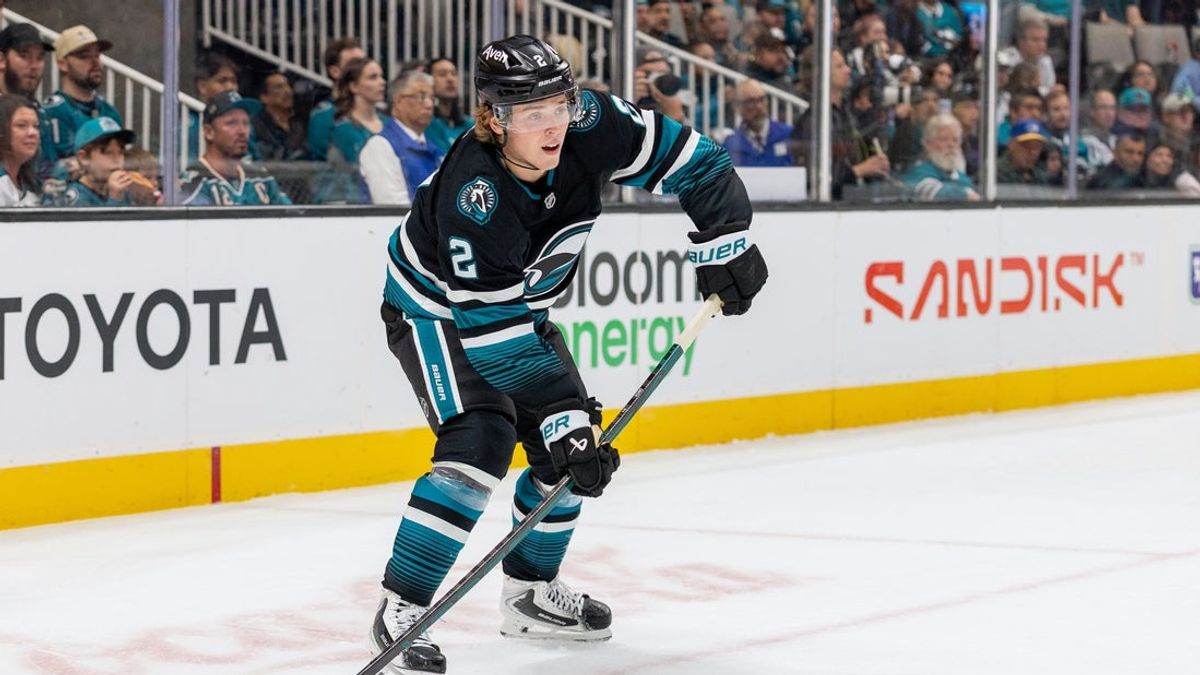 Will Smith, Sharks overtake league-worst Canucks in third period