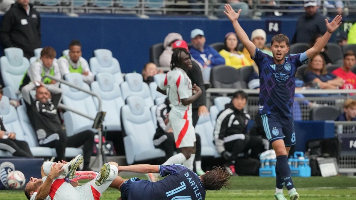 FC Dallas ties Sporting Kansas City, eliminated from winning West