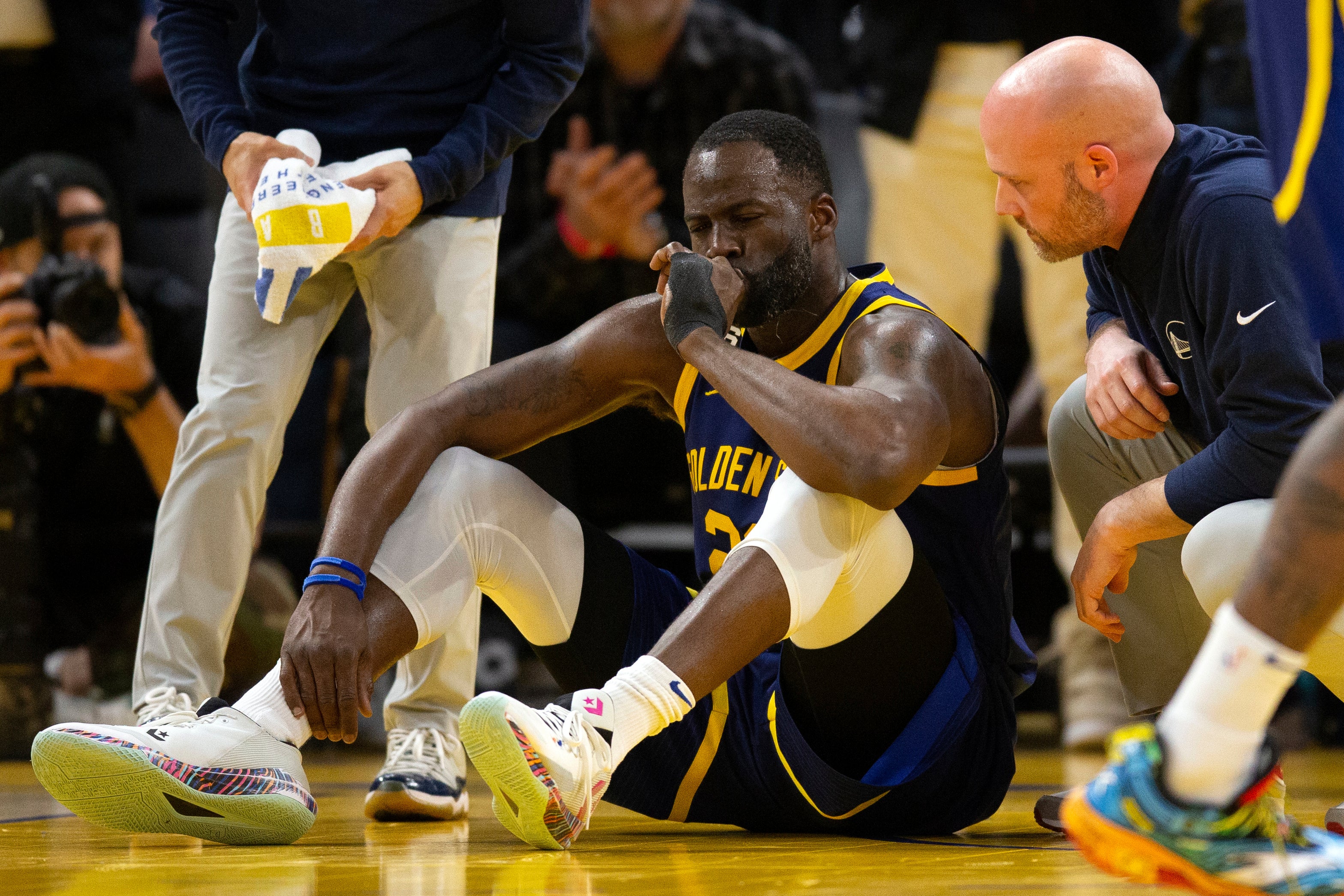 Deadspin | Warriors' Turnover Problem Submarines A Needed Victory