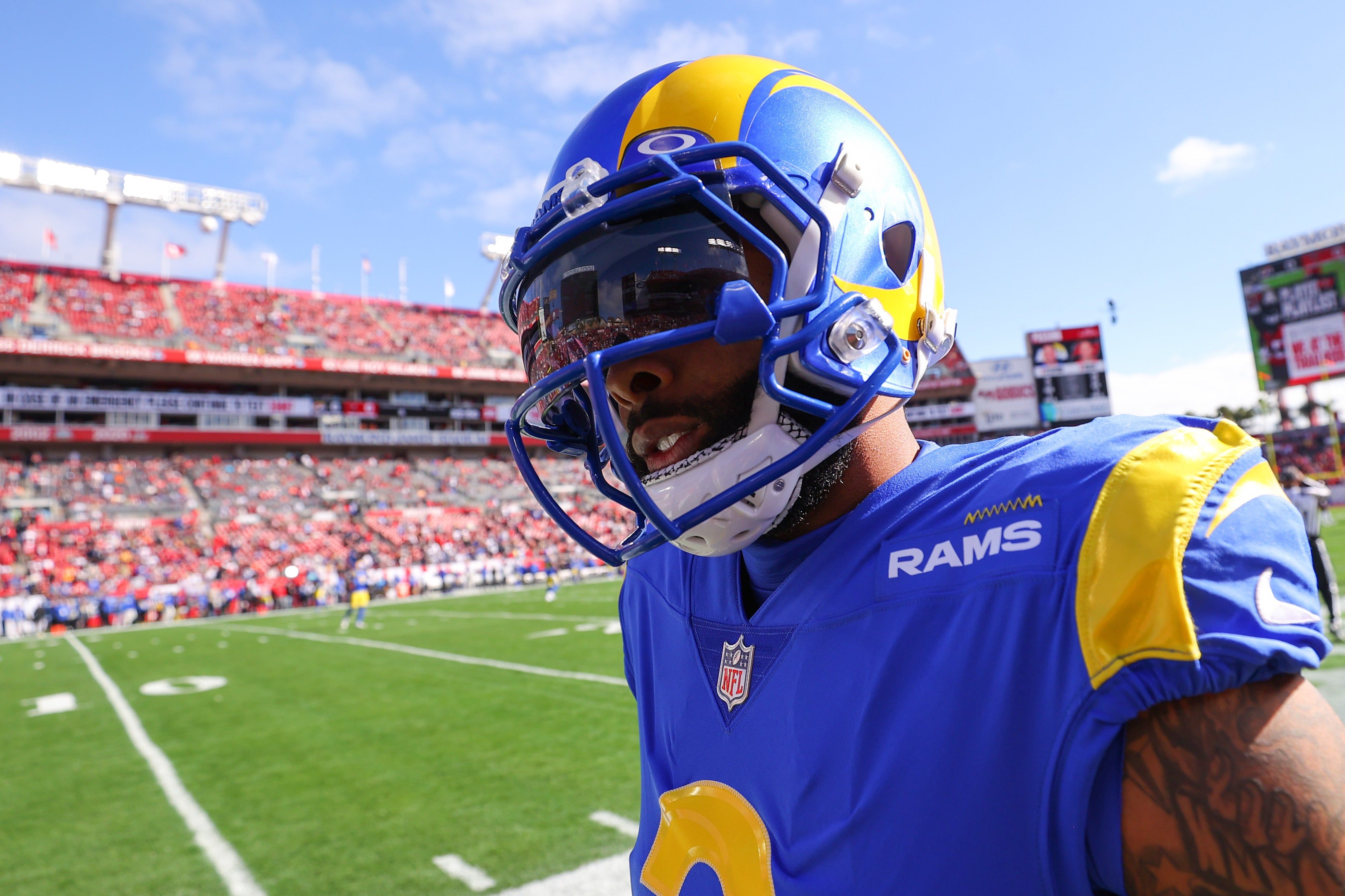 Deadspin | Crypto crash devastates salaries of stars including OBJ, Aaron  Rodgers