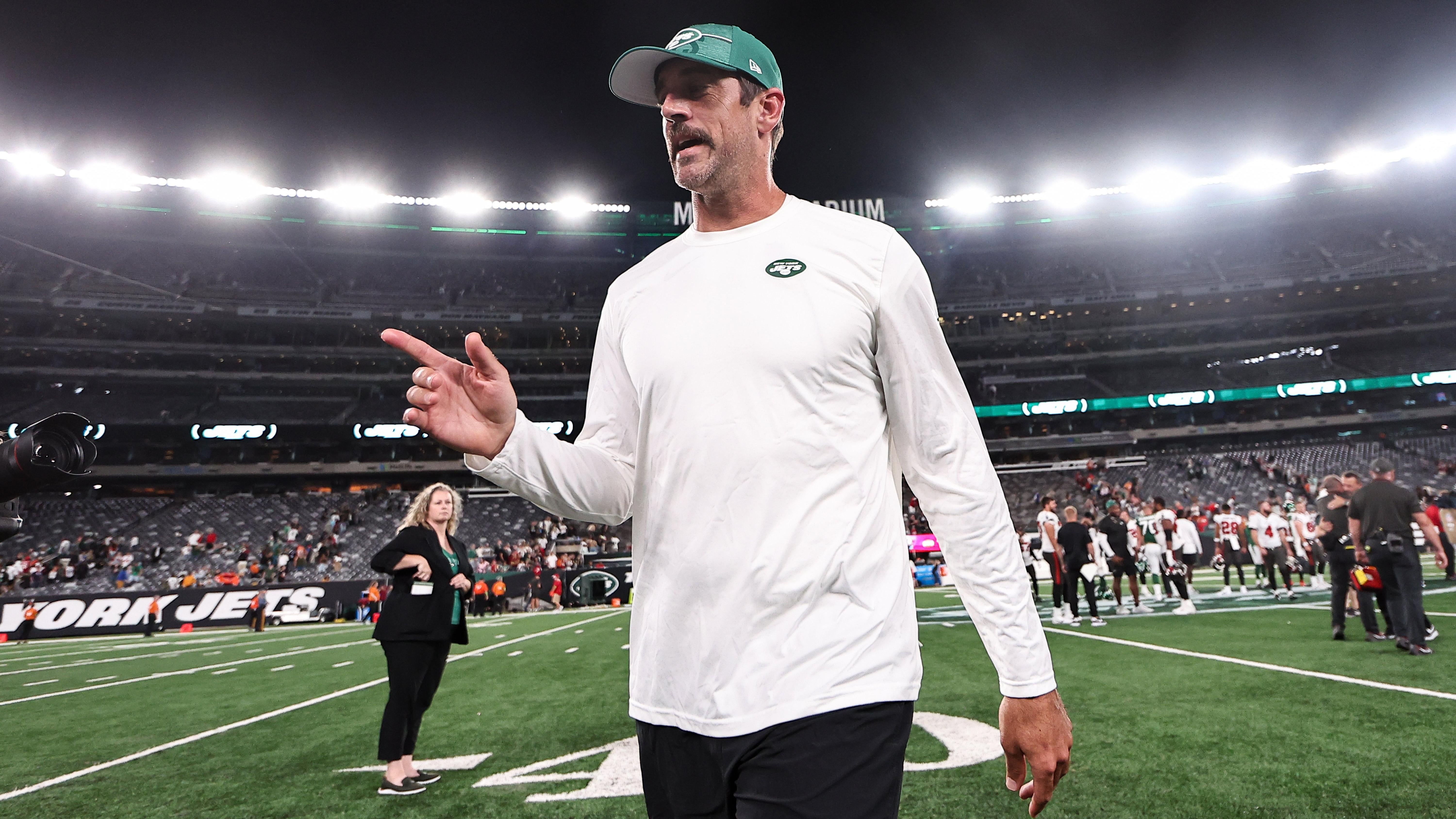 Deadspin | Dan Orlovsky is drunk on New York Jets green Kool-Aid