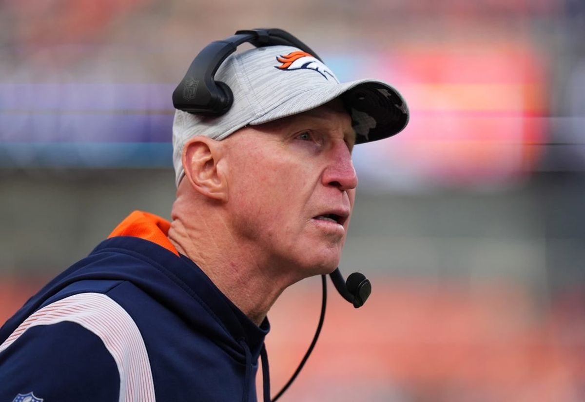 Jan 8, 2023; Denver, Colorado, USA; Denver Broncos interim head coach Jerry Rosburg during the first quarter against the Los Angeles Chargers at Empower Field at Mile High.