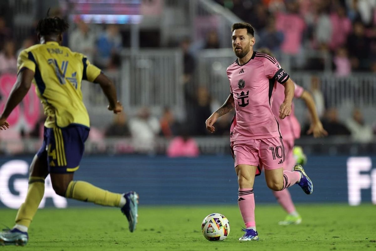 Feb 21, 2024; Fort Lauderdale, Florida, USA; Inter Miami CF forward Lionel Messi (10) kicks the ball against Real Salt Lake during the second half at Chase Stadium.