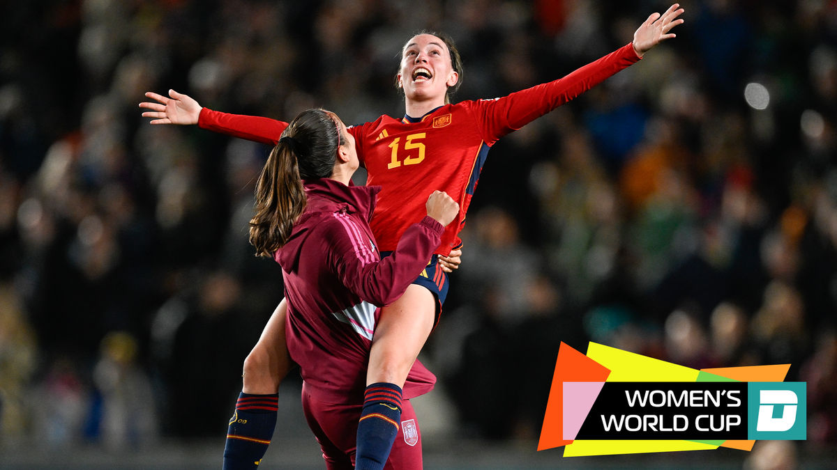 Eva Navarro celebrates Spain's win over Sweden