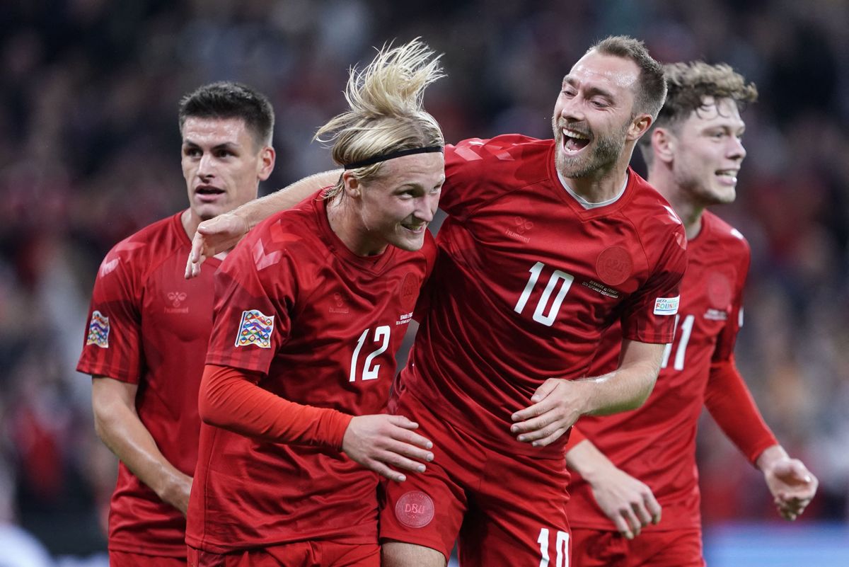 Kasper Dolberg (No. 12) and the Denmark squad