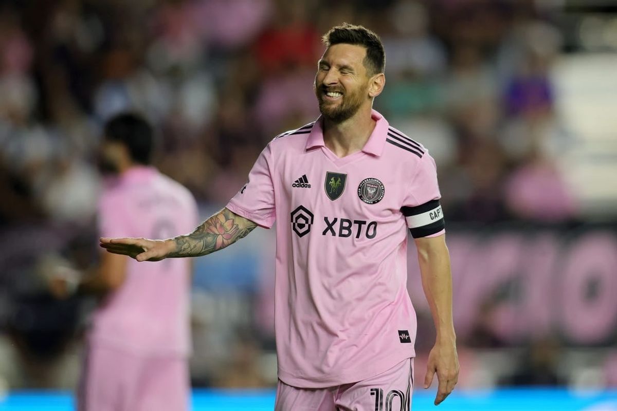 Nov 10, 2023; Lauderdale, FL, USA; Inter Miami forward Lionel Messi (10) reacts after missing a shot against New York City during the first half at DRV PNK Stadium.