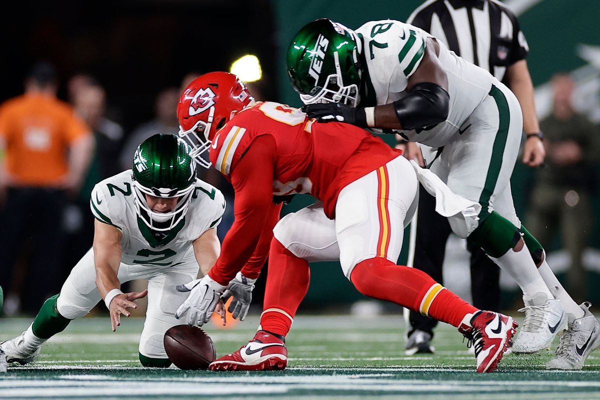 Zach Wilson’s muffed snap killed the Jets’ chances vs. the Chiefs.