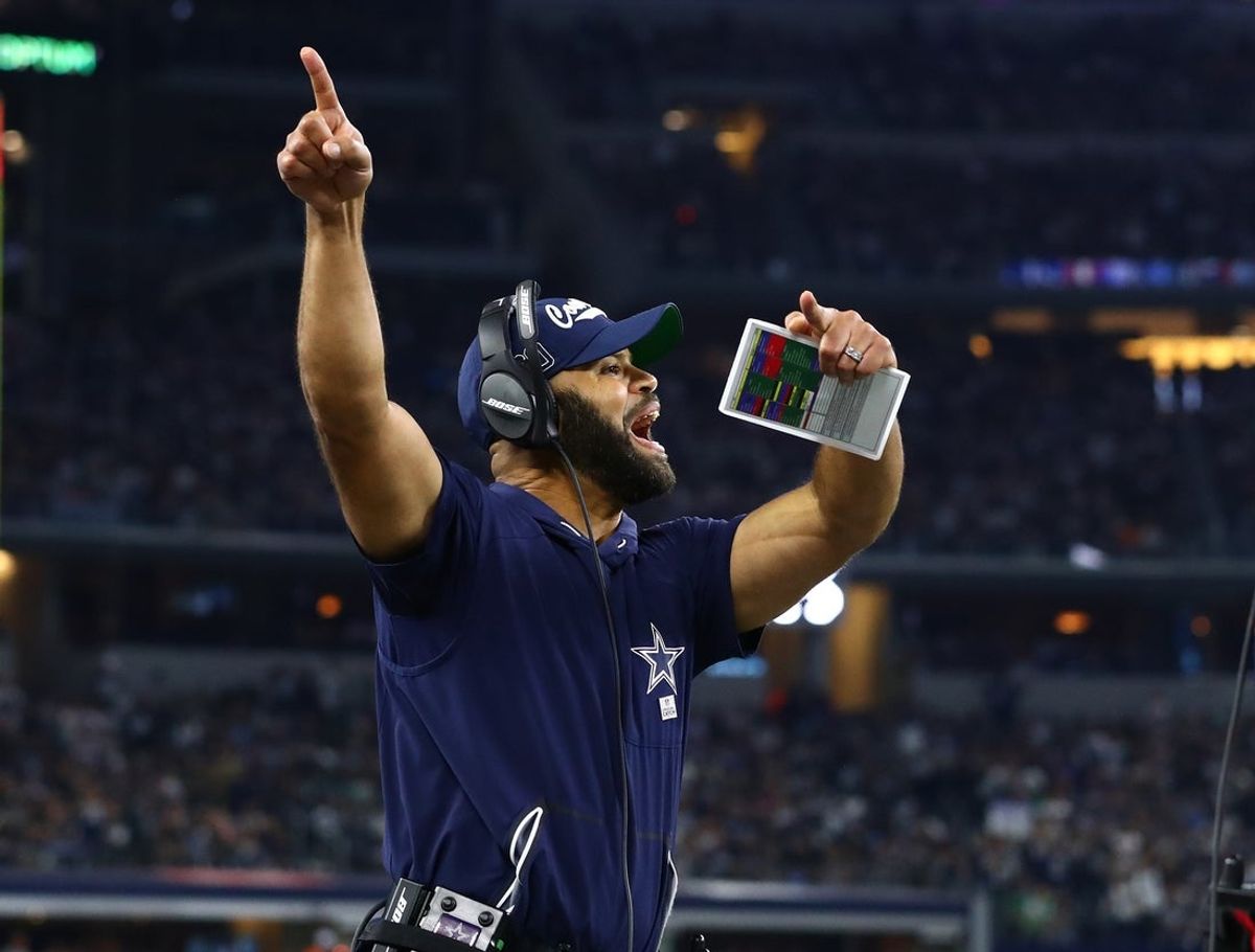 Oct 20, 2019; Arlington, TX, USA; Dallas Cowboys defensive backs coach Kris Richard on the sidelines in the fourth quarter against the Philadelphia Eagles at AT&T Stadium. Mandatory Credit: Matthew Emmons-Imagn Images