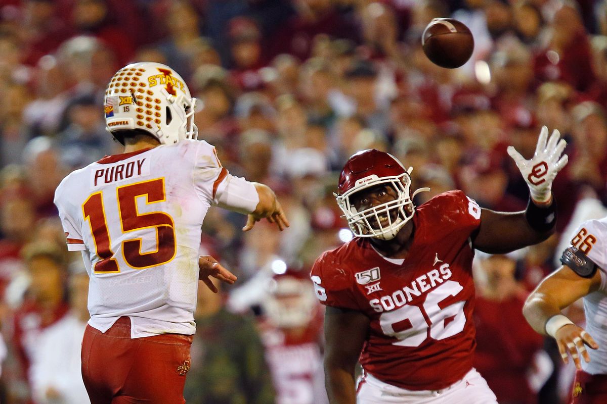 Brock Purdy goes to work for Iowa State against Oklahoma in 2019.
