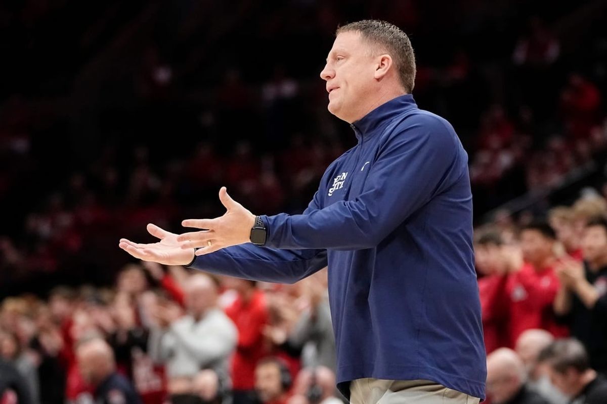 Jan 20, 2024; Columbus, Ohio, USA; Penn State Nittany Lions head coach Mike Rhoades talks to his team during the NCAA men   s basketball game against the Ohio State Buckeyes at Value City Arena.