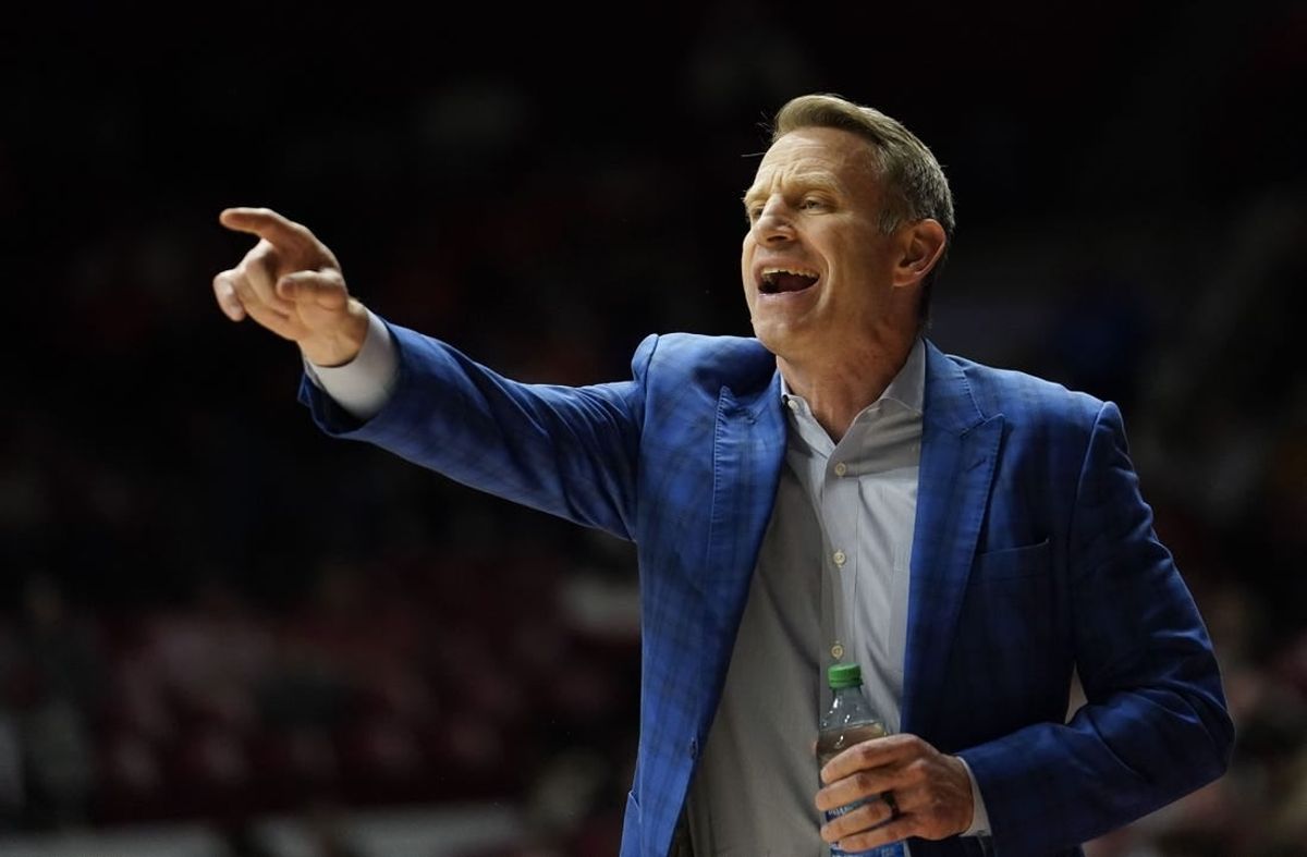 Nov 28, 2023; Tuscaloosa, Alabama, USA;  Alabama Crimson Tide head coach Nate Oats gives directions during the second half against the Clemson Tigers at Coleman Coliseum. Clemson defeated Alabama 85-77.