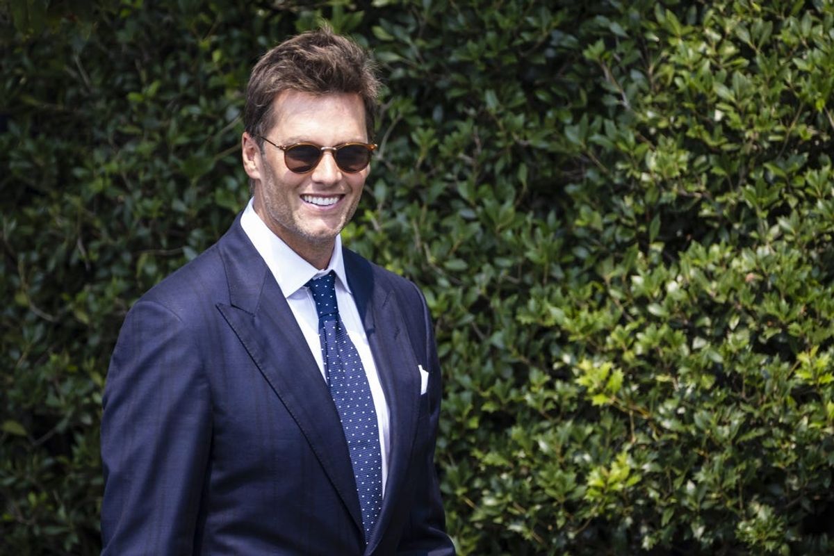 Jul 20, 2021; Washington, DC, USA; Tampa Bay Buccaneers quarterback Tom Brady walks onto the South Lawn of the White House as the Tampa Bay Buccaneers are honored for their Super Bowl LV Championship. Mandatory Credit: Scott Taetsch-USA TODAY Sports