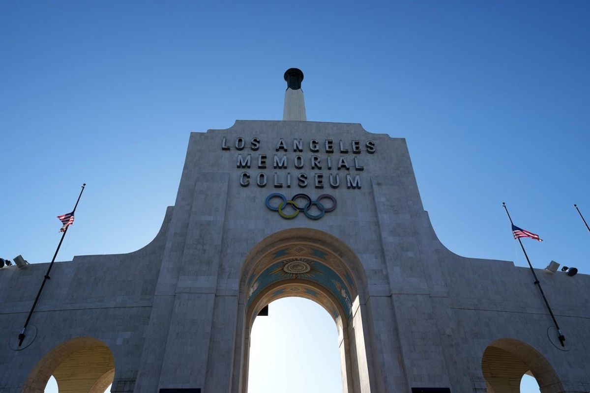 Sep 11, 2021; Los Angeles, California, USA; A general overall view of the Los Angeles Memorial Coliseum peristyle and Olympic torch before a game between the Standford Cardinal and the USA Trojans. Mandatory Credit: Kirby Lee-Imagn Images