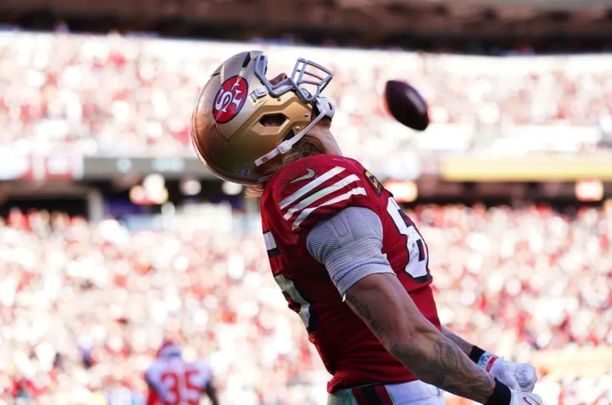 Una lesión en el dedo del pie no es una preocupación para el ala cerrada de los 49ers, George Kittle (85), quien dijo que está listo para enfrentar a los Kansas City Chiefs. Créditos: Cary Edmondson-USA TODAY Sports