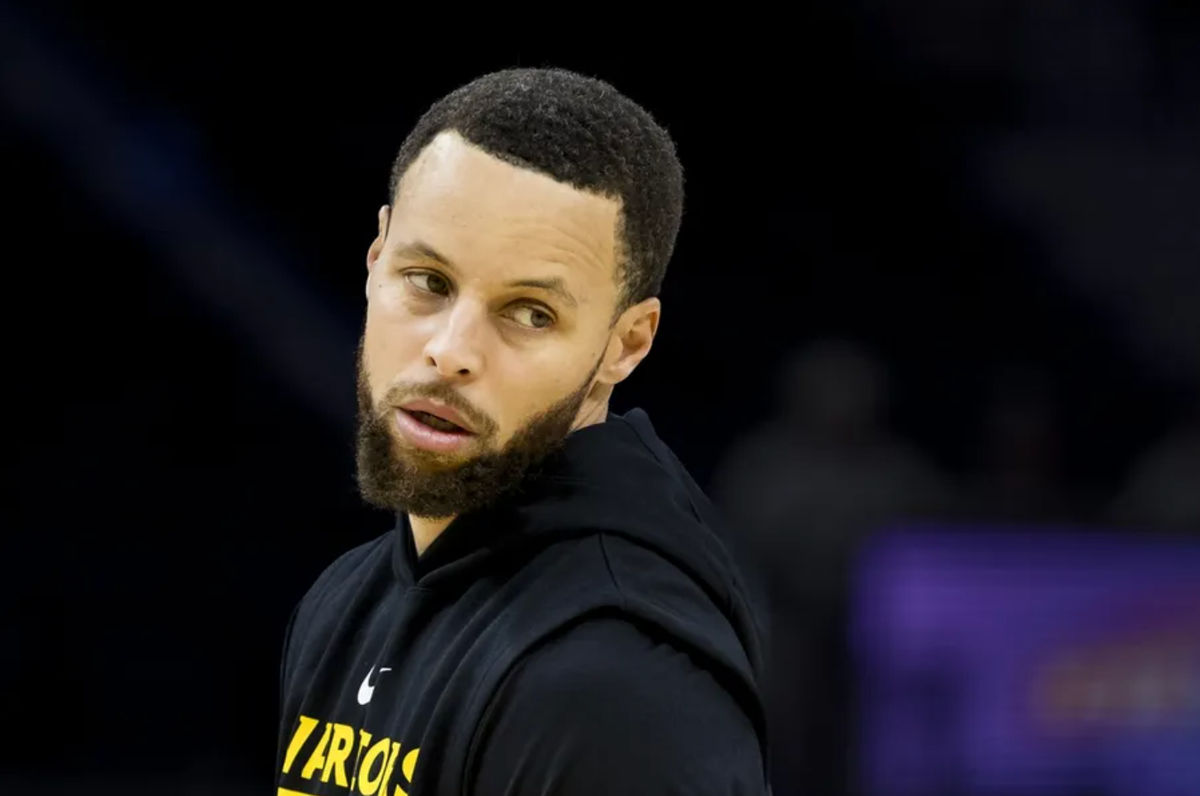 Mar 20, 2025; San Francisco, California, USA; Golden State Warriors guard Stephen Curry (30) warms up before the game against the Toronto Raptors at Chase Center. Mandatory Credit: John Hefti-Imagn Images
