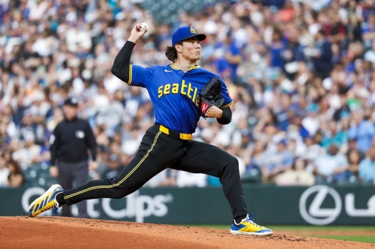 30 de mayo de 2025; Seattle, Washington, EE. UU.; El lanzador abridor de los Marineros de Seattle, Bryan Woo (22), lanza contra los Mellizos de Minnesota durante la cuarta entrada en el T-Mobile Park. Crédito obligatorio: Joe Nicholson-Imagn Images