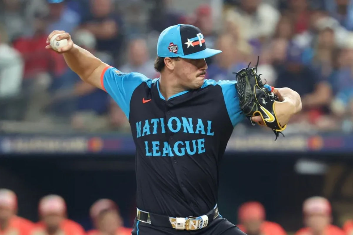 16 de julio de 2024; Arlington, Texas, EE. UU.; El lanzador de la Liga Nacional, Paul Skenes, de los Piratas de Pittsburgh (30), lanza contra la Liga Americana en la primera entrada del Juego de Estrellas de la MLB 2024 en el Globe Life Field. Crédito obligatorio: Kevin Jairaj-Imagn Images