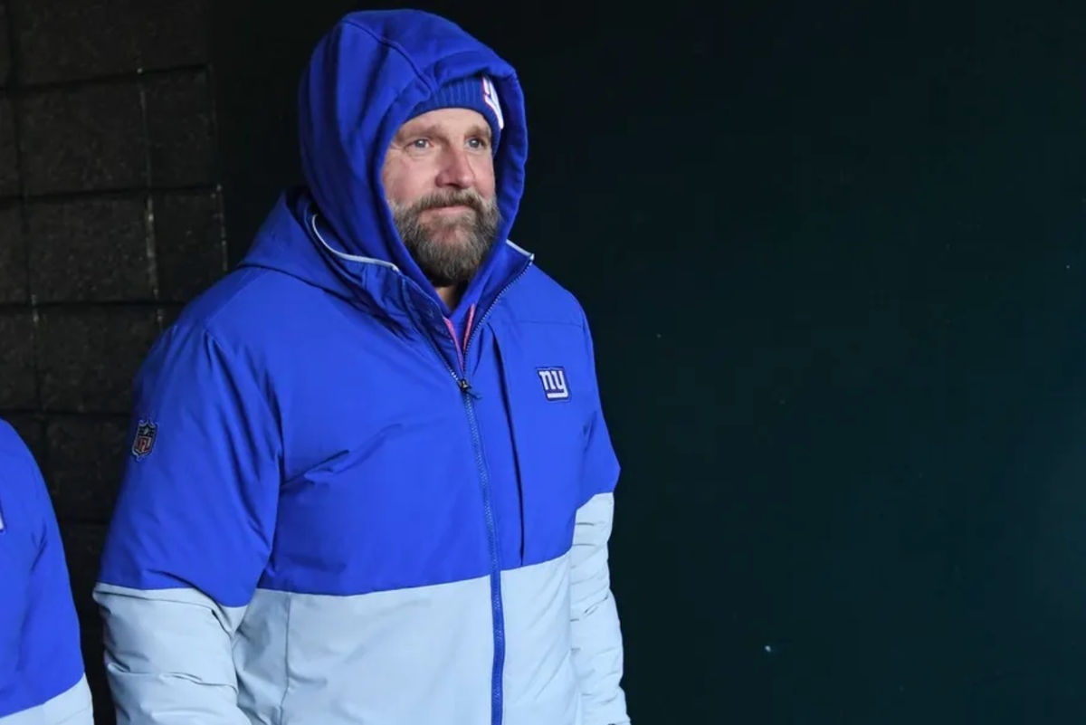 Jan 5, 2025; Philadelphia, Pennsylvania, USA; New York Giants head coach Brian Daboll walks to the field against the Philadelphia Eagles at Lincoln Financial Field. Mandatory Credit: Eric Hartline-Imagn Images