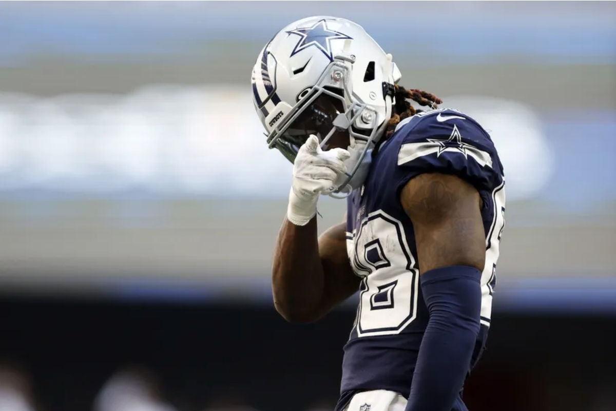 30 de outubro de 2022; Arlington, Texas, EUA; O wide receiver CeeDee Lamb (88) do Dallas Cowboys reage após conseguir uma primeira descida no segundo quarto contra o Chicago Bears no AT&T Stadium. Crédito obrigatório: Tim Heitman-USA TODAY Sports