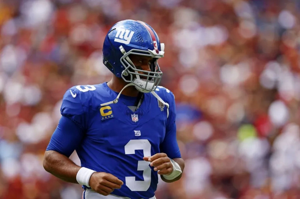 Sep 7, 2025; Landover, Maryland, USA; New York Giants quarterback Russell Wilson (3) during the first quarter against the Washington Commanders at Northwest Stadium. Mandatory Credit: Peter Casey-Imagn Images