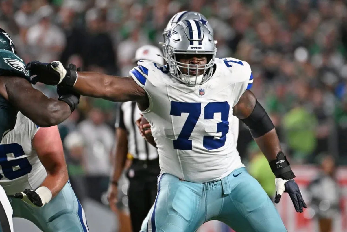 Sep 4, 2025; Philadelphia, Pennsylvania, USA; Dallas Cowboys guard Tyler Smith (73) blocks against the Philadelphia Eagles at Lincoln Financial Field. Mandatory Credit: Eric Hartline-Imagn Images