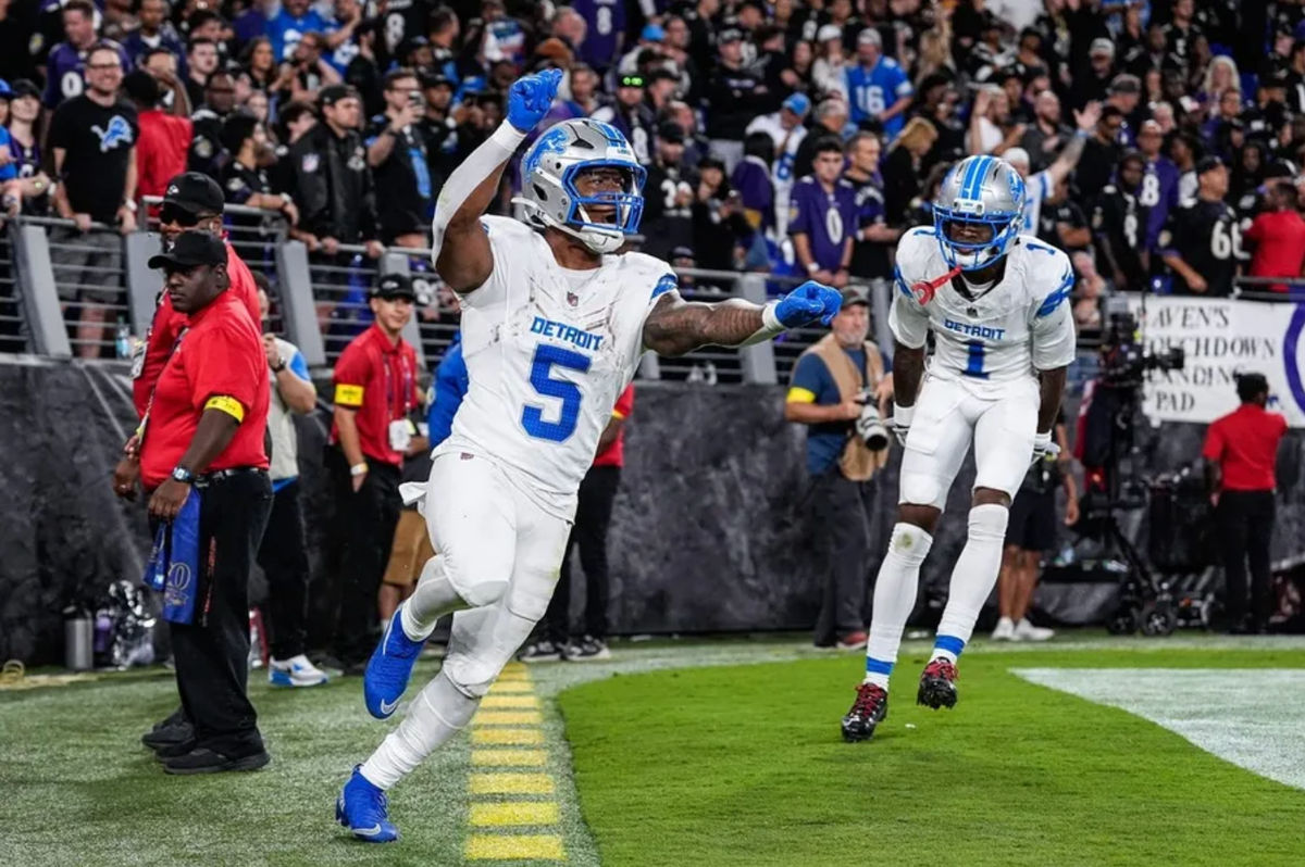 O running back do Detroit Lions, David Montgomery (5), comemora um touchdown contra o Baltimore Ravens durante o segundo tempo no M&T Bank Stadium em Baltimore, Maryland, na segunda-feira, 22 de setembro de 2025. FOTO USA TODAY SPORTS IMAGES