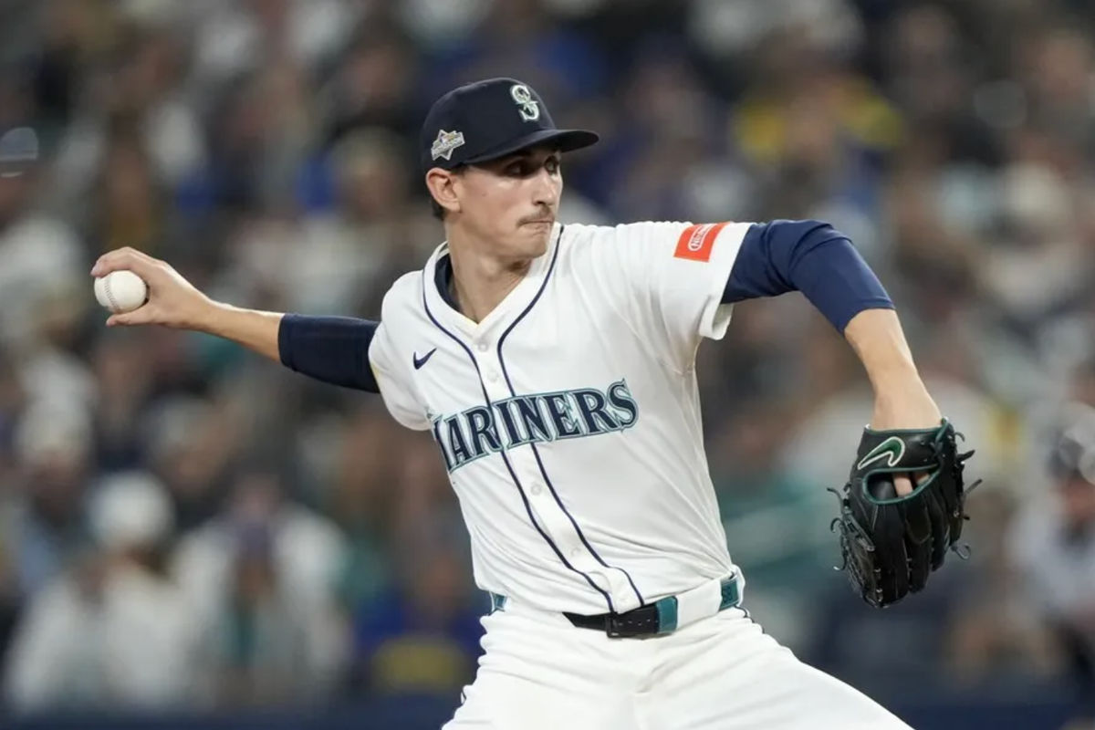 10 de octubre de 2025; Seattle, Washington, EE. UU.; El lanzador abridor de los Marineros de Seattle, George Kirby (68), lanza contra los Tigres de Detroit durante la segunda entrada del quinto juego de la ronda de la Serie Divisional de la Liga Americana (ALDS) de los playoffs de la MLB de 2025 en el T-Mobile Park. Crédito obligatorio: Stephen Brashear-Imagn Images.