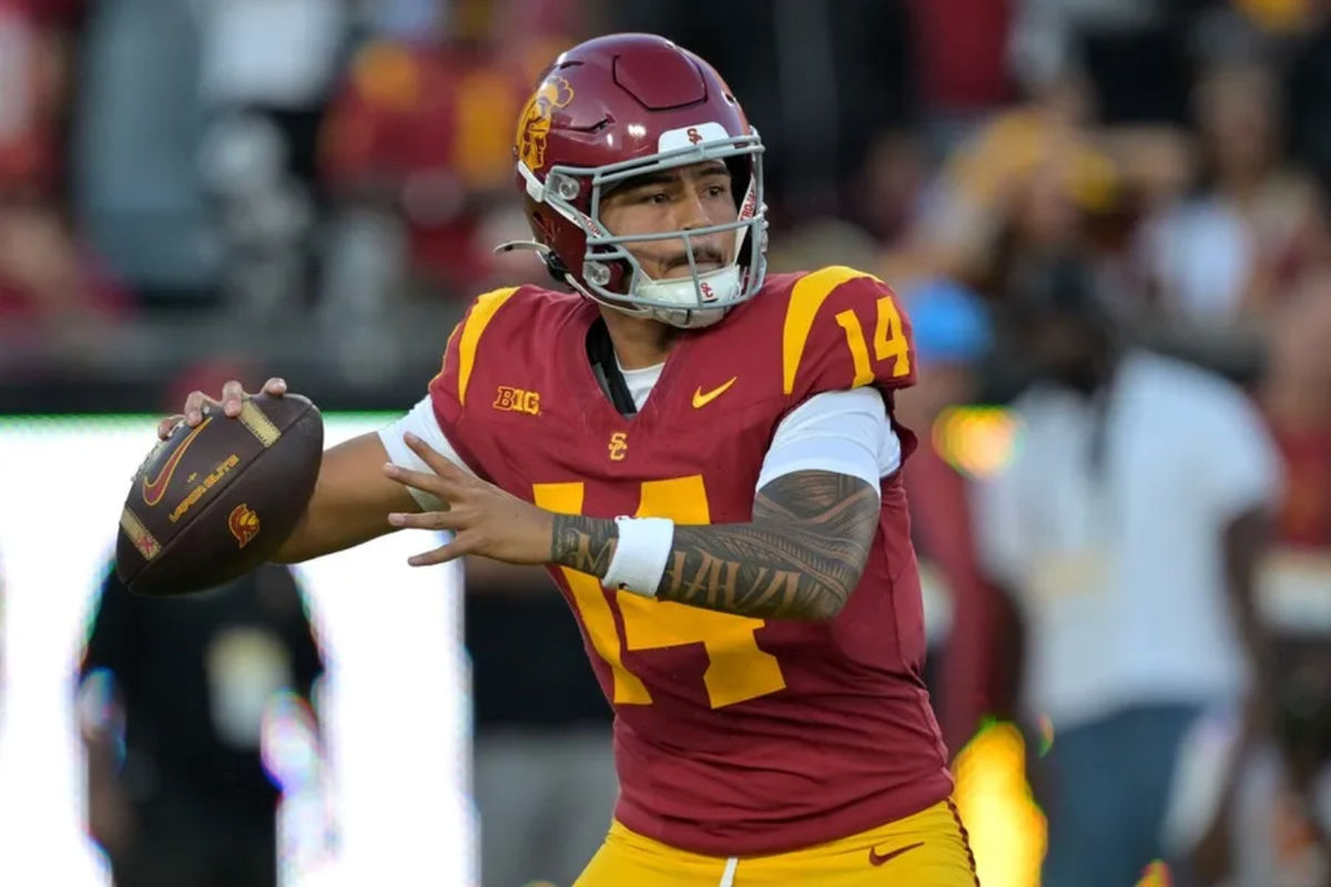 Oct 11, 2025; Los Angeles, California, USA; USC Trojans quarterback Jayden Maiava (14) throws a pass in the first half against the Michigan Wolverines at United Airlines Field at the Los Angeles Memorial Coliseum. Mandatory Credit: Jayne Kamin-Oncea-Imagn Images