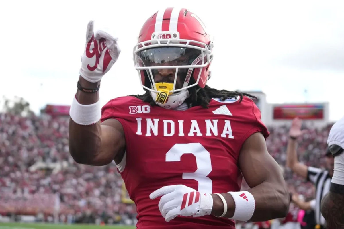 Jan 1, 2026; Pasadena, CA, USA; Indiana Hoosiers wide receiver Omar Cooper Jr. (3) celebrates after making a catch a touchdown against the Alabama Crimson Tide in the first half of the 2026 Rose Bowl and quarterfinal game of the College Football Playoff at Rose Bowl Stadium. Mandatory Credit: Kirby Lee-Imagn Images