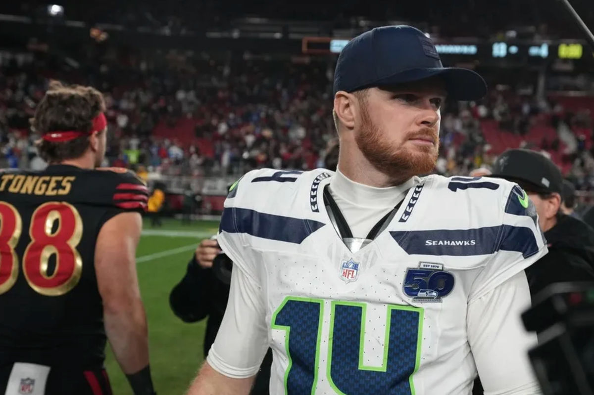 3 de enero de 2026; Santa Clara, California, EE. UU.; El mariscal de campo de los Seattle Seahawks, Sam Darnold (14), reacciona después del partido en el Levi's Stadium. Crédito obligatorio: Neville E. Guard-Imagn Images