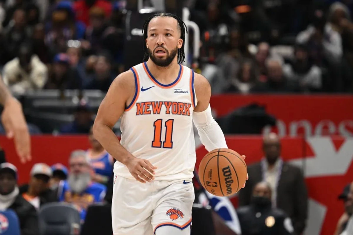 Feb 3, 2026; Washington, District of Columbia, USA; New York Knicks guard Jalen Brunson (11) dribbles the ball against the Washington Wizards during the third quarter at Capital One Arena. Mandatory Credit: Rafael Suanes-Imagn Images