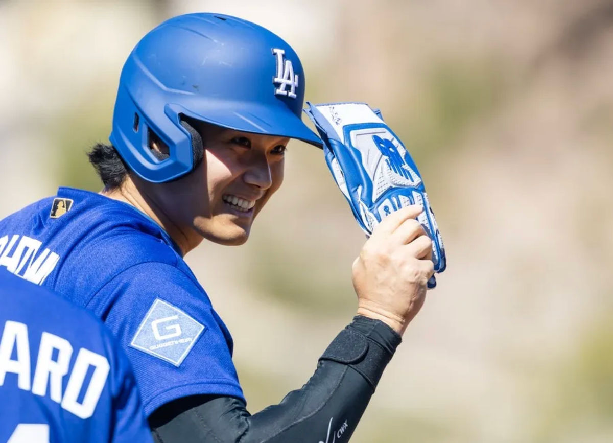 21 de febrero de 2026; Tempe, Arizona, EE. UU.; El bateador designado de los Dodgers de Los Ángeles, Shohei Ohtani, se enfrentó a los Angelinos de Los Ángeles durante un partido de pretemporada en el Estadio Diablo de Tempe. Crédito obligatorio: Mark J. Rebilas-Imagn Images