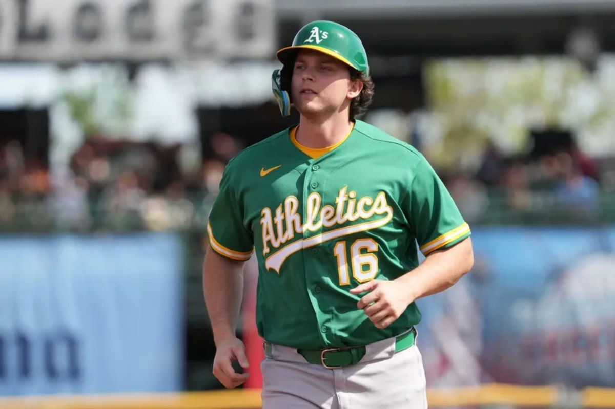 23 de febrero de 2026; Scottsdale, Arizona, EE. UU.; El primera base de los Athletics, Nick Kurtz (16), recorre las bases contra los Gigantes de San Francisco en la primera entrada en el Estadio Scottsdale. Crédito obligatorio: Rick Scuteri-Imagn Images