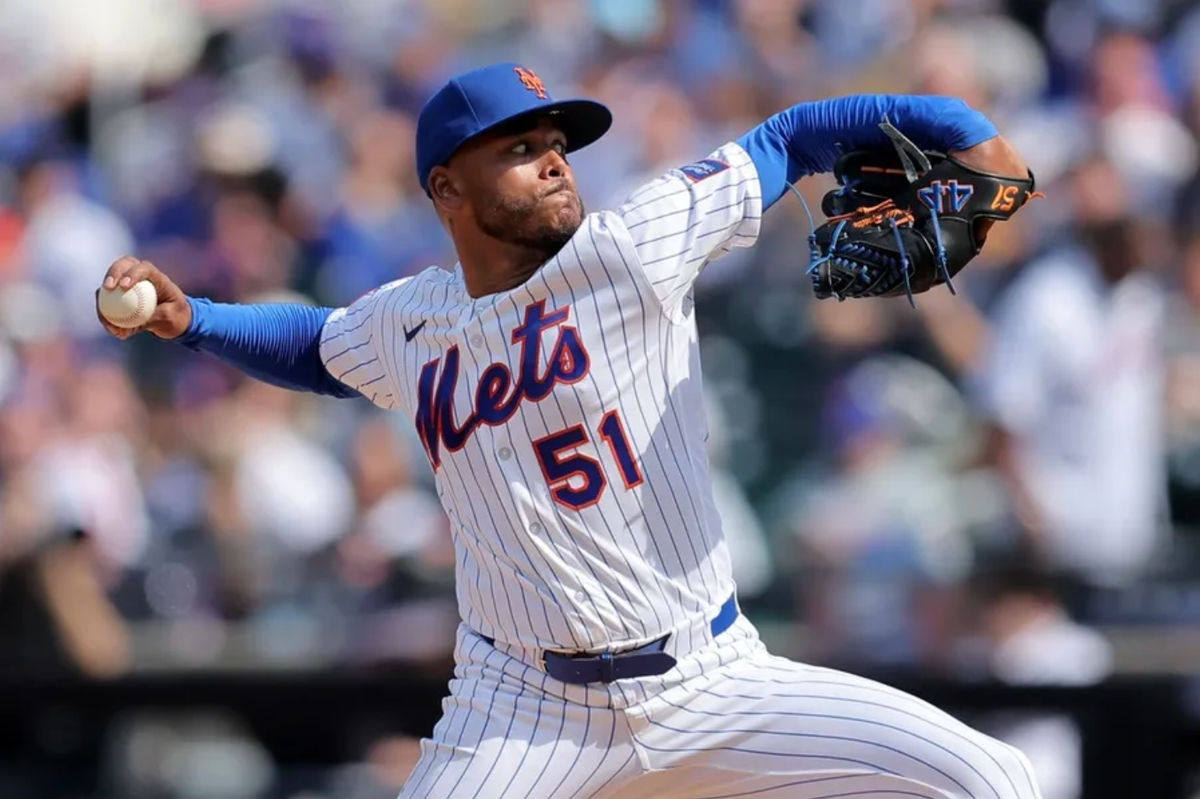 Mar 26, 2026; New York City, New York, USA; New York Mets starting pitcher Freddy Peralta (51) pitches against the Pittsburgh Pirates during the fourth inning at Citi Field. Mandatory Credit: Brad Penner-Imagn Images