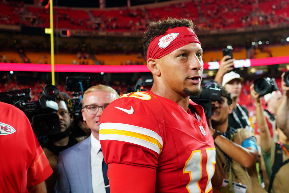 14 de septiembre de 2026; Kansas City, Missouri, EE. UU.; El mariscal de campo de los Kansas City Chiefs, Patrick Mahomes (15), reacciona después del partido contra los Denver Broncos en el GEHA Field del Arrowhead Stadium. Crédito obligatorio: Denny Medley-Imagn Images