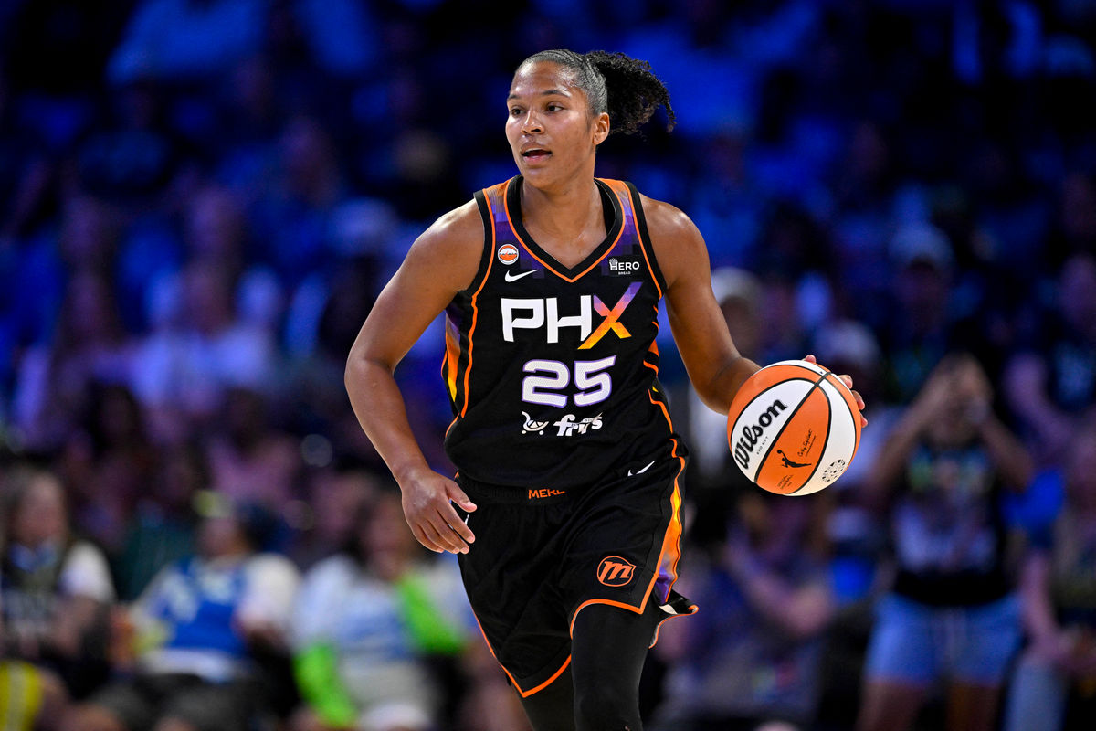 Sep 19, 2026; Arlington, Texas, USA; Phoenix Mercury forward Alyssa Thomas (25) brings the ball up court during the first half against the Dallas Wings at College Park Center. Mandatory Credit: Jerome Miron-Imagn Images
