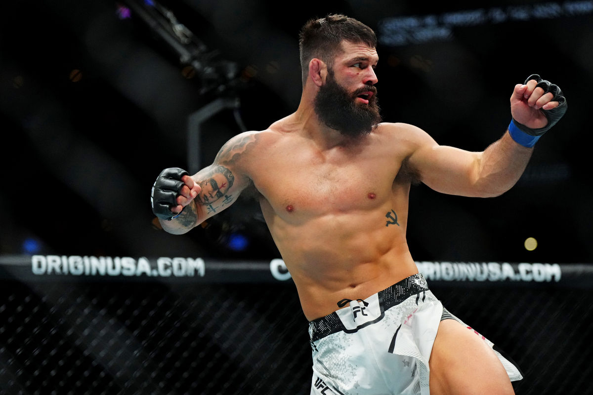 Jul 13, 2024; Denver, Colorado, USA; Josh Fremd (red gloves) fights Andre Petroski (blue gloves) during UFC Fight Night at Ball Arena. Mandatory Credit: Ron Chenoy-USA TODAY Sports