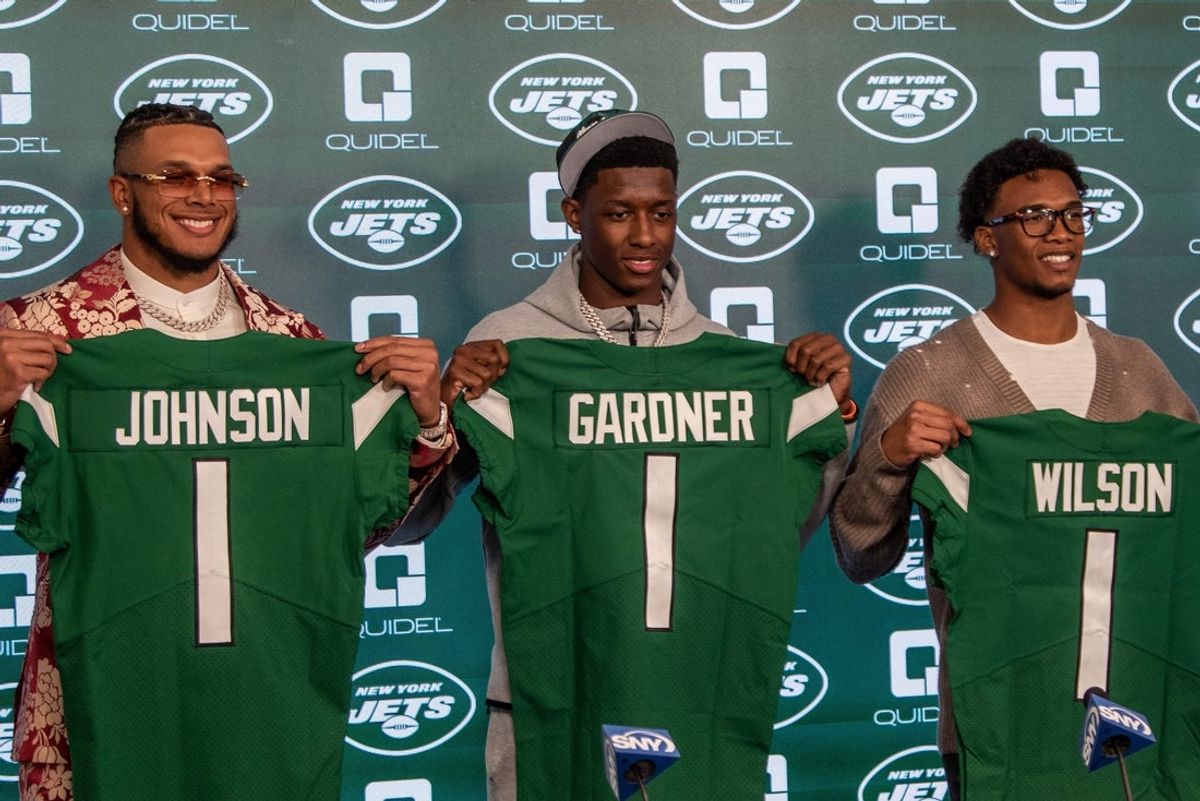 The New York Jets' first-round picks Jermaine Johnson, Ahmad \"Sauce\" Gardner and Garrett Wilson are introduced at a press conference.

Syndication The Record