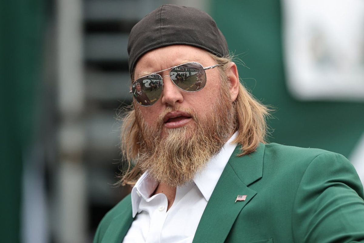 Sep 25, 2022; East Rutherford, New Jersey, USA; Retired New York Jets center Nick Mangold looks on before the game against the Cincinnati Bengals at MetLife Stadium. Mandatory Credit: Vincent Carchietta-Imagn Images