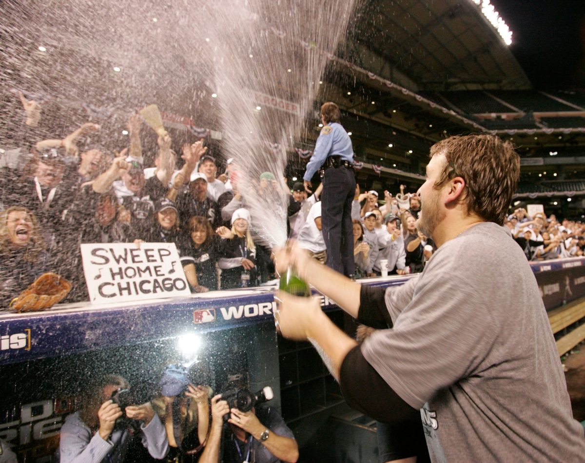 2005 World Series Game 4 -- Houston Astros vs. Chicago White Sox --  Mark Buehrle sprays champagne into the crowd after the White Sox World Series victory.

Xxx World Series Dec409 Jpg S Bbo Usa Tx