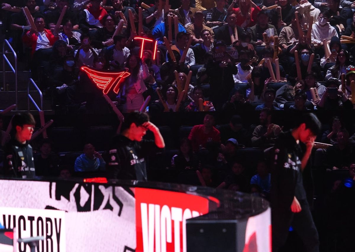 Nov 5, 2022; San Francisco, California, USA; Fans hold lit signs for T1 after game 3 against DRX during the League of Legends World Championships at Chase Center. Mandatory Credit: Kelley L Cox-Imagn Images