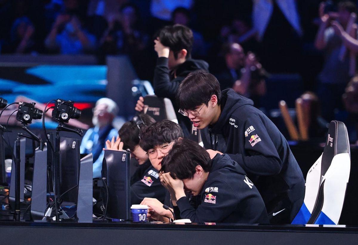 Nov 5, 2022; San Francisco, California, USA; T1 players console T1 support Min-seok "Keria" Ryu after losing the League of Legends World Championships against DRX at Chase Center. Mandatory Credit: Kelley L Cox-Imagn Images