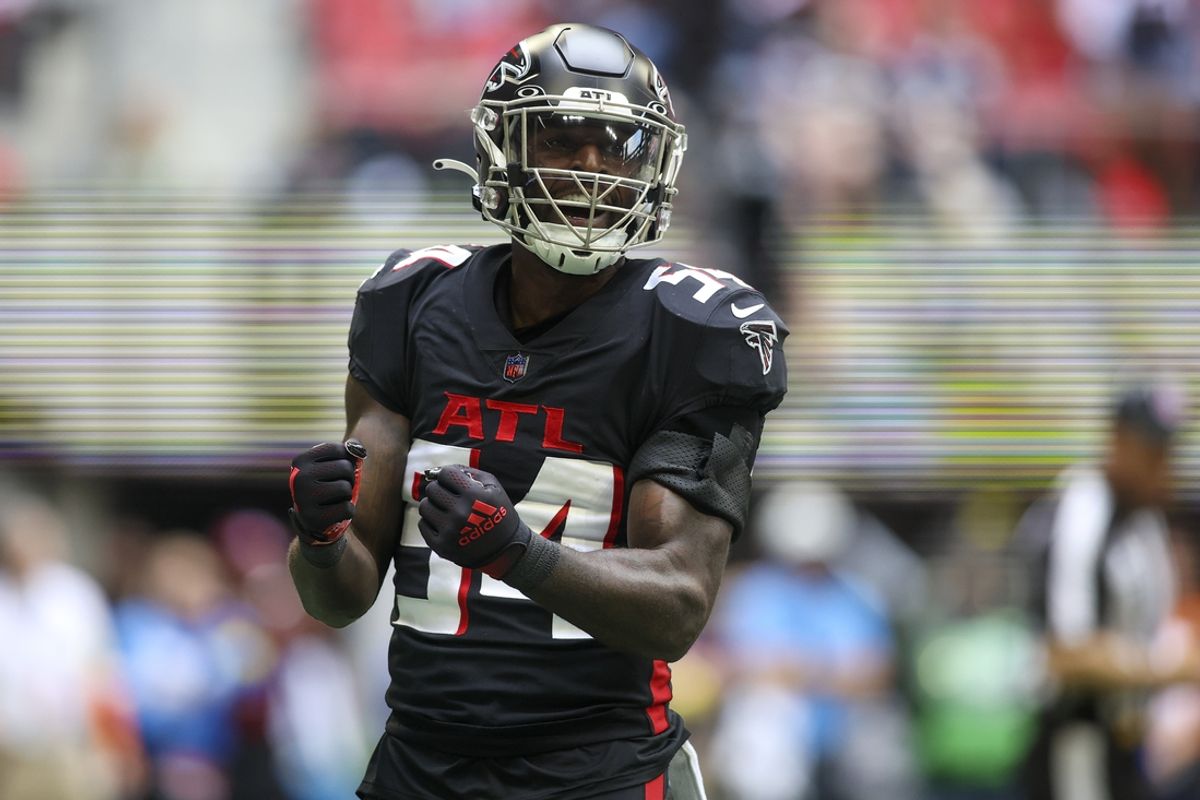 Nov 6, 2022; Atlanta, Georgia, USA; Atlanta Falcons linebacker Rashaan Evans (54) reacts against the Los Angeles Chargers in the first quarter at Mercedes-Benz Stadium. Mandatory Credit: Brett Davis-Imagn Images
