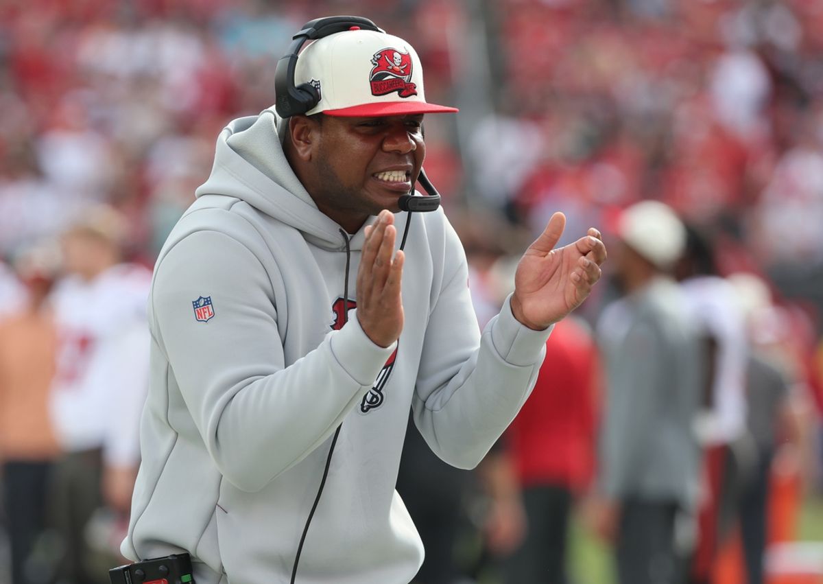 Jan 1, 2023; Tampa, Florida, USA; Tampa Bay Buccaneers offense coordinator Byron Leftwich against the Carolina Panthers during the first half at Raymond James Stadium. Mandatory Credit: Kim Klement-Imagn Images