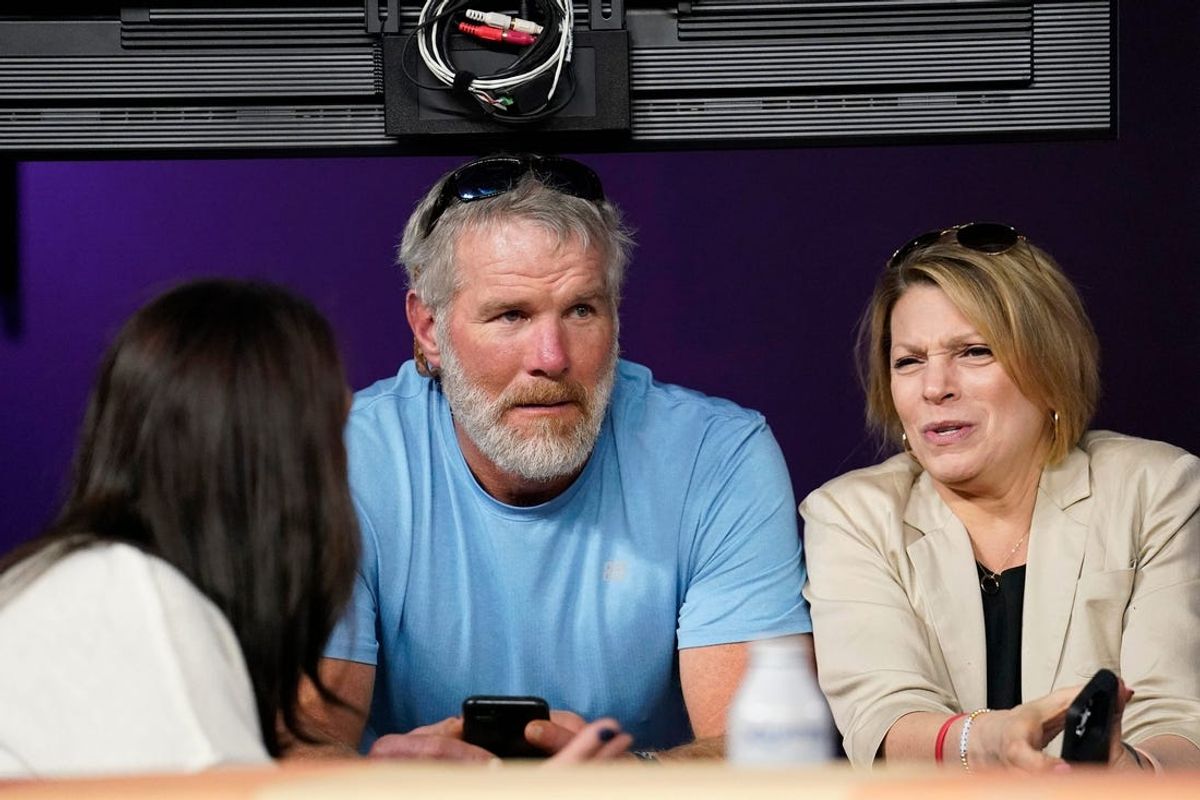 Former NFL quarterback Brett Favre watches from a suite in the third quarter of Super Bowl 56 between the Cincinnati Bengals and the Los Angeles Rams at SoFi Stadium in Inglewood, Calif., on Sunday, Feb. 13, 2022. The Rams came back in the final minutes of the game to win 23-20 on their home field.

Super Bowl 56 Cincinnati Bengals Vs La Rams