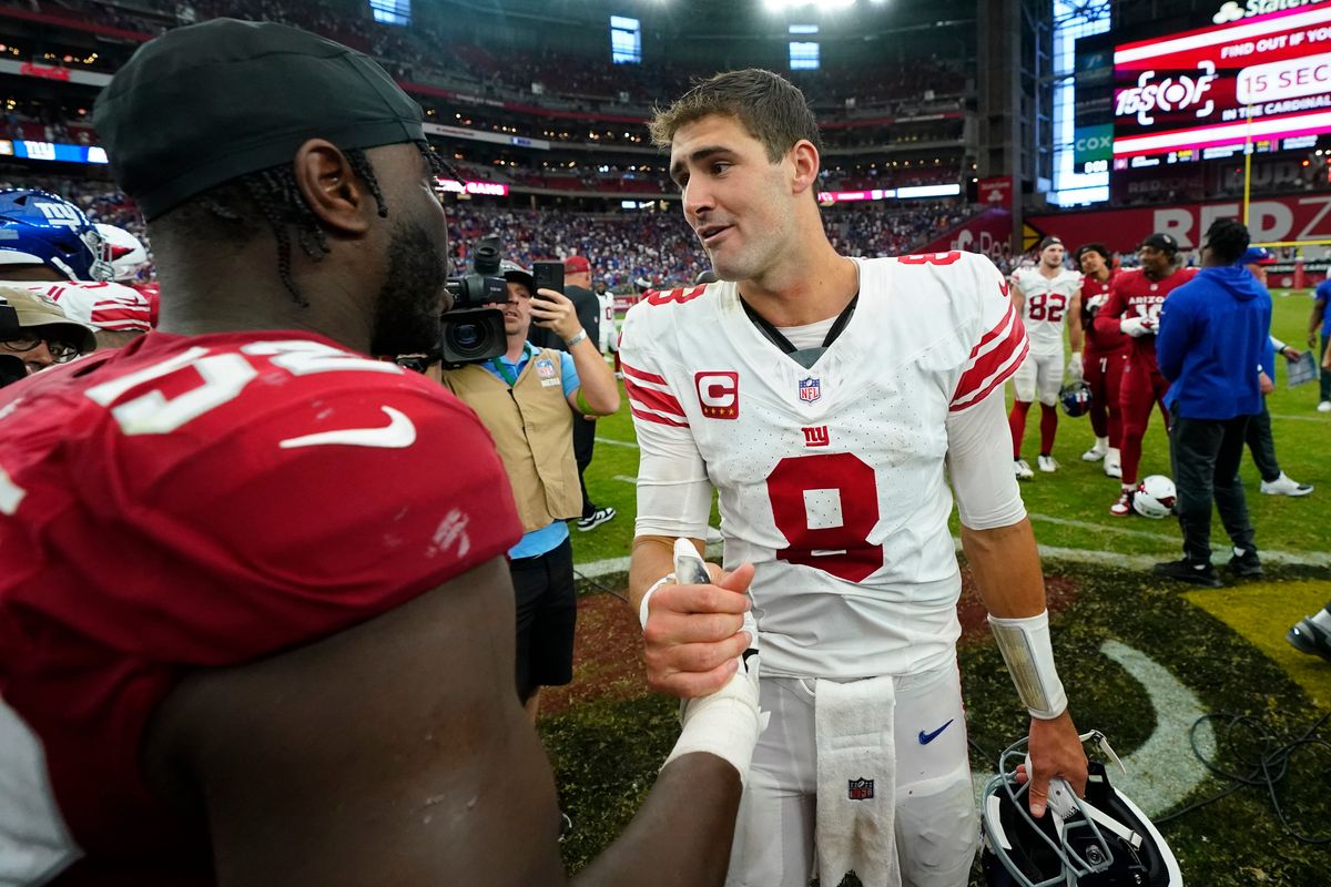 Daniel Jones (r.) led the Giants to a huge comeback win in Week 2.