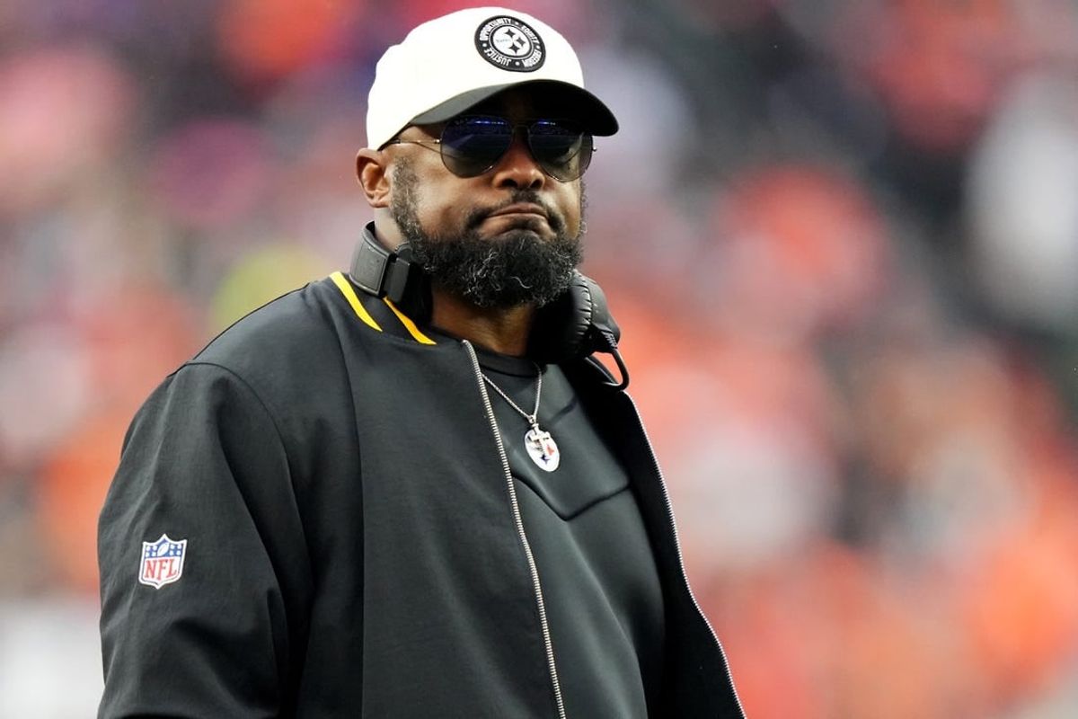 Nov 26, 2023; Cincinnati, Ohio, USA; Pittsburgh Steelers head coach Mike Tomlin looks down the sideline in the fourth quarter against the Cincinnati Bengals at Paycor Stadium.